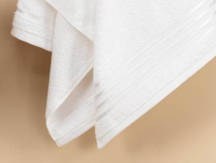 Maynor Bordürü Floşlu Banyo Havlusu - Beyaz - 70x140 cm